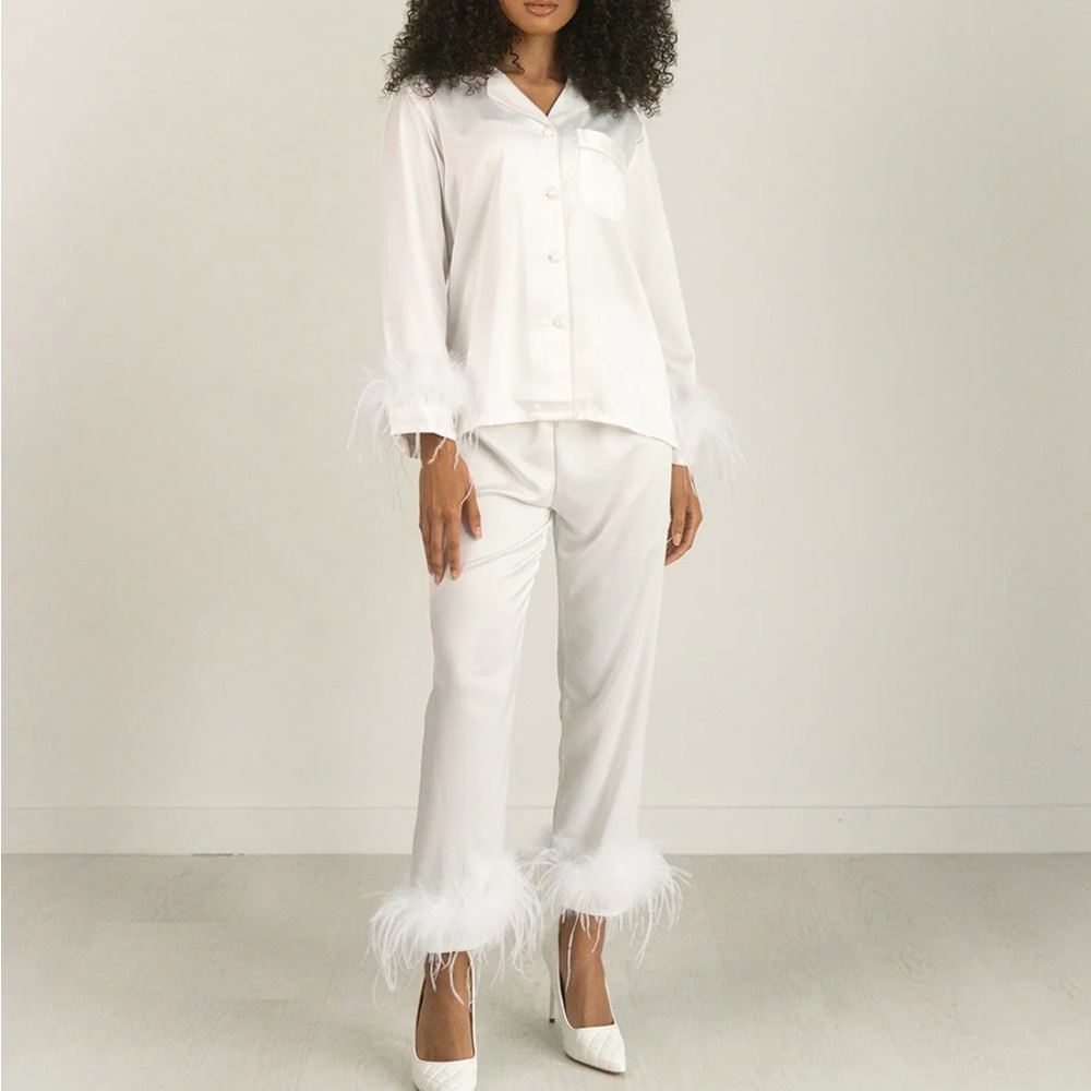 Bon Viviann Cloud White Feather Pajama Set